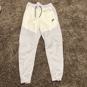 Nike tech sweatpants